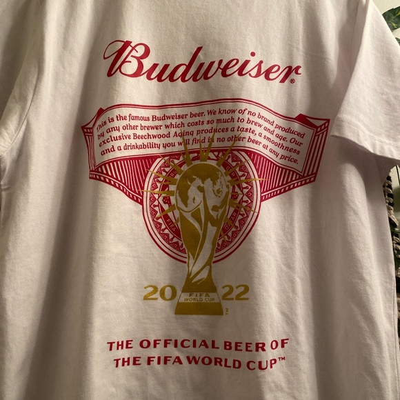 Mens XL extra Large Budweiser FIFA 2022 Tshirt white in excellent condition - Picture 4 of 7